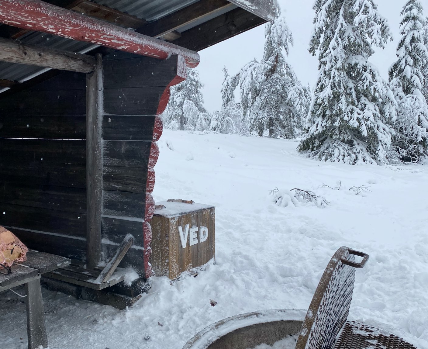 Grillplats med snö